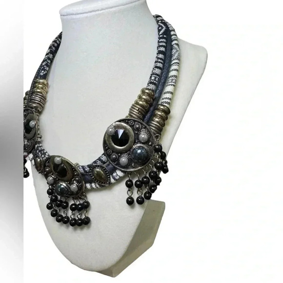 10” Black Beaded Tribal Western Vintage Rhinestone Medallion Necklace - boho - Picture 2 of 10